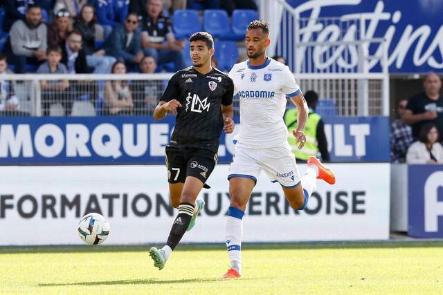 周琦21+8胡明轩20分广东大胜山东 高诗岩15分