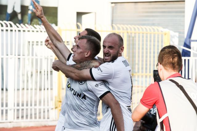 库里缺阵维金斯24分施罗德17+9 勇士力克灰熊