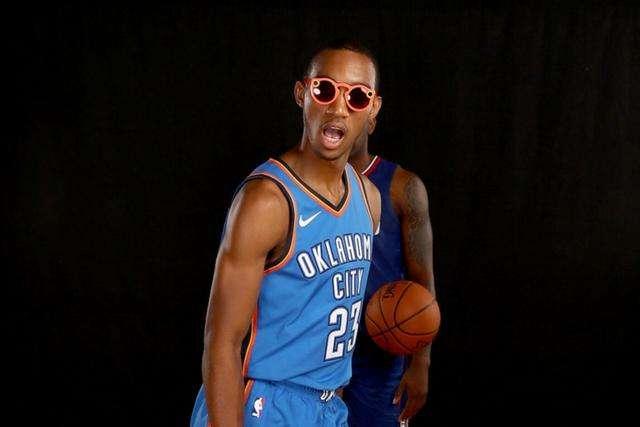 赵继伟19分赵率舟6分 辽宁7连胜送江苏11连败